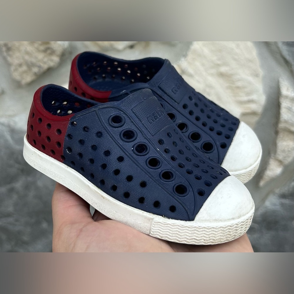 Native Jefferson Shoes Sz C4 Blue Red 4th Of July Water Shoes Comfort Breathable